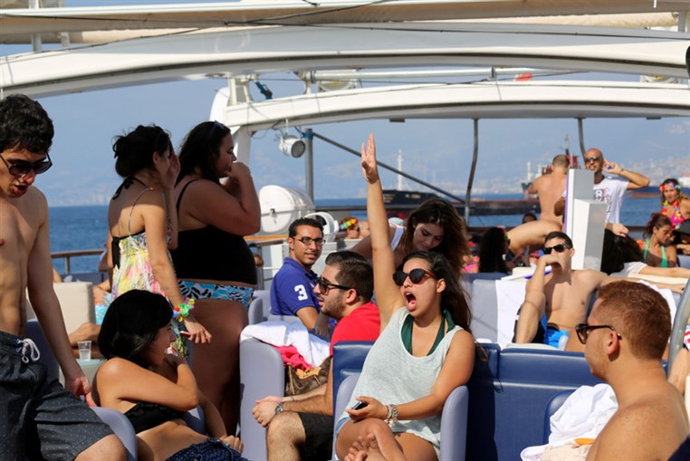 Summer Cloud 961 Boat Part 2
